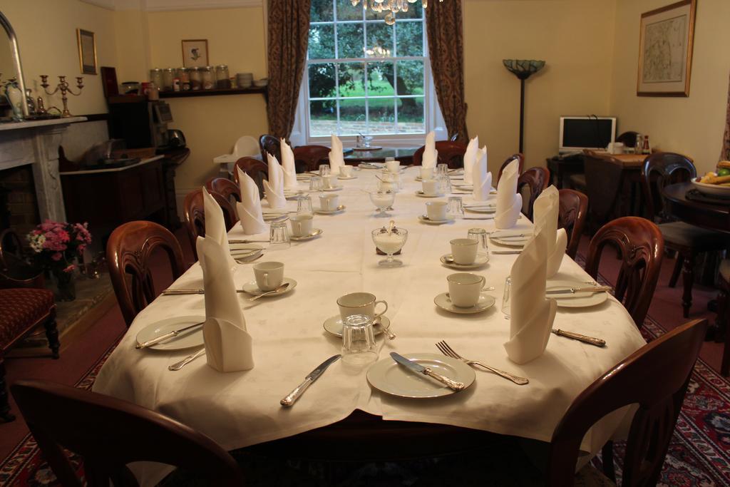 Molland Manor House Bed & Breakfast Сандуич Экстерьер фото