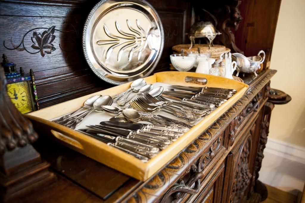 Molland Manor House Bed & Breakfast Сандуич Экстерьер фото