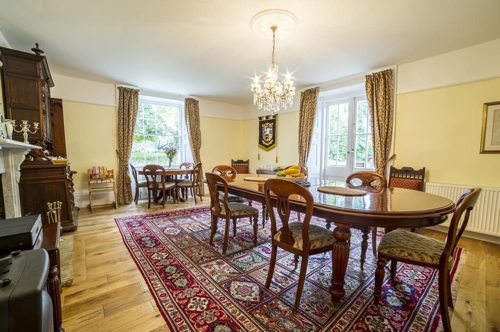 Molland Manor House Bed & Breakfast Сандуич Экстерьер фото