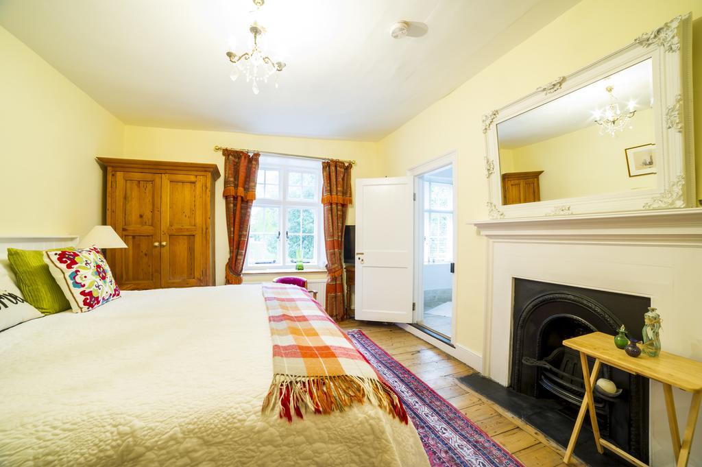 Molland Manor House Bed & Breakfast Сандуич Экстерьер фото