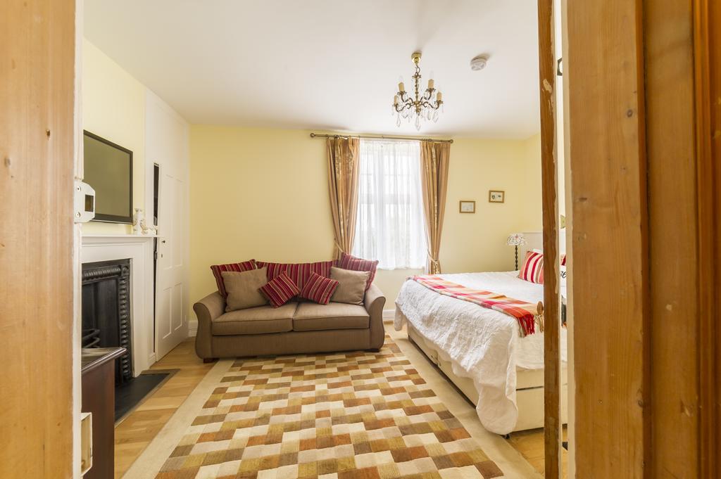 Molland Manor House Bed & Breakfast Сандуич Экстерьер фото