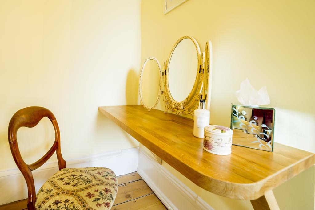 Molland Manor House Bed & Breakfast Сандуич Экстерьер фото