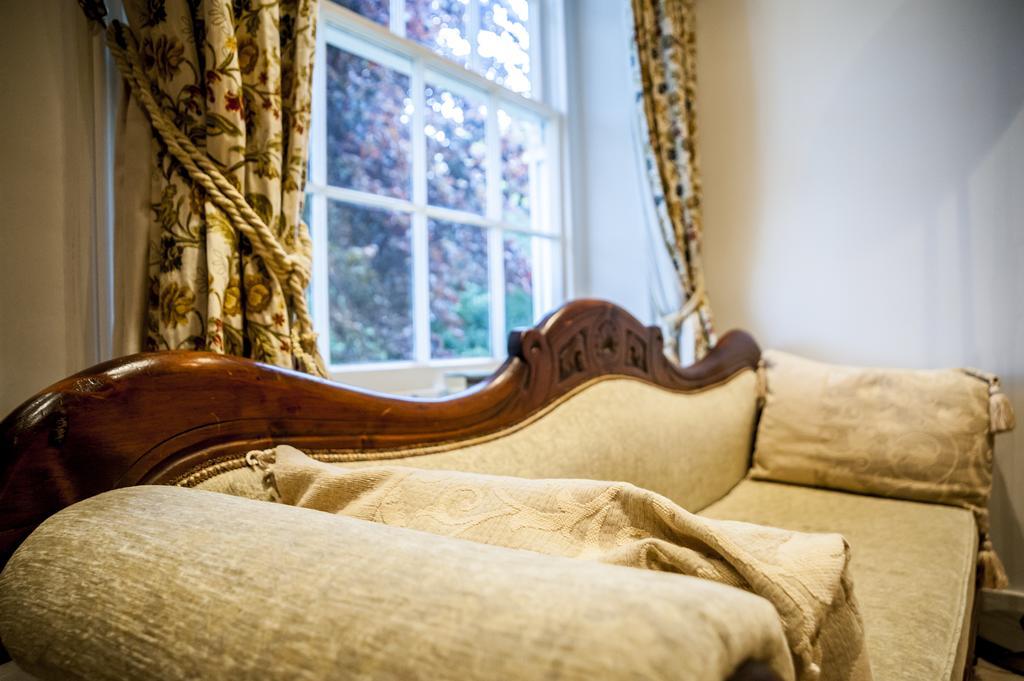 Molland Manor House Bed & Breakfast Сандуич Экстерьер фото